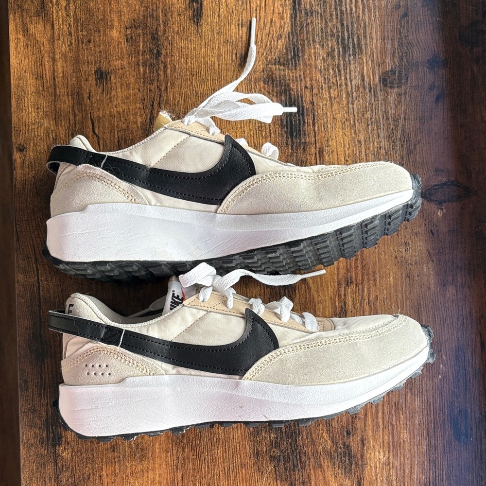Nike Beige and Black Sneakers - Picture 2 of 7